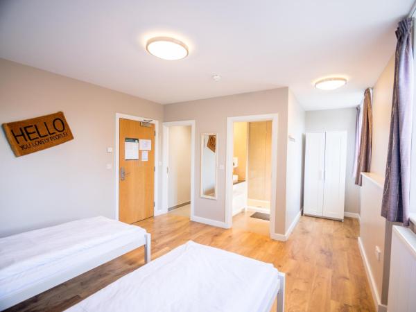 Wombat's City Hostel London : photo 2 de la chambre chambre lits jumeaux avec salle de bains privative
