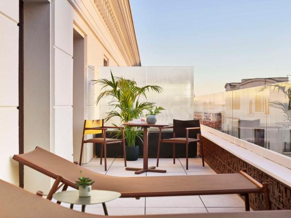 Thompson Madrid, by Hyatt : photo 4 de la chambre chambres lit king-size avec terrasse