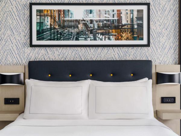 DoubleTree by Hilton New York Midtown Fifth Ave : photo 3 de la chambre chambre lit queen-size