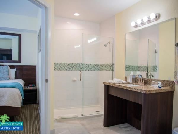 Crystal Beach Suites Miami Oceanfront Hotel : photo 7 de la chambre suite premium lit king-size
