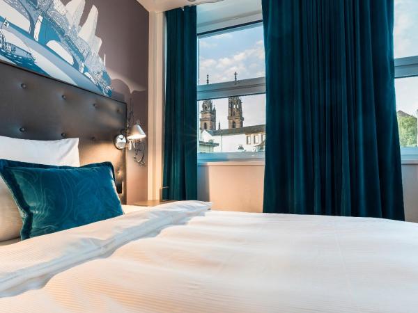 Motel One Basel : photo 10 de la chambre chambre lit queen-size