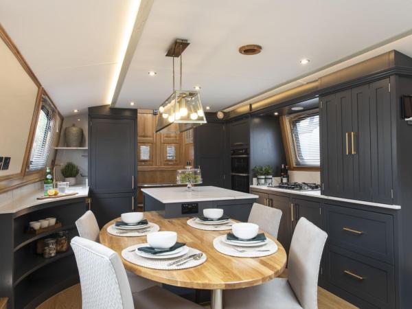Luxus Hausboot am Pichelssee - Madame President : photo 2 de la chambre mobile home