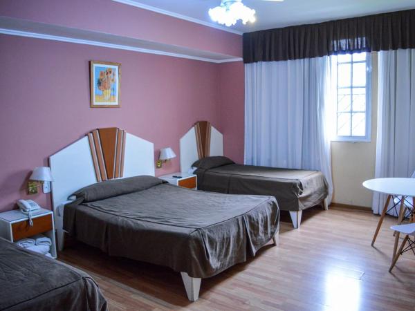 Hotel Internacional : photo 3 de la chambre chambre quadruple standard