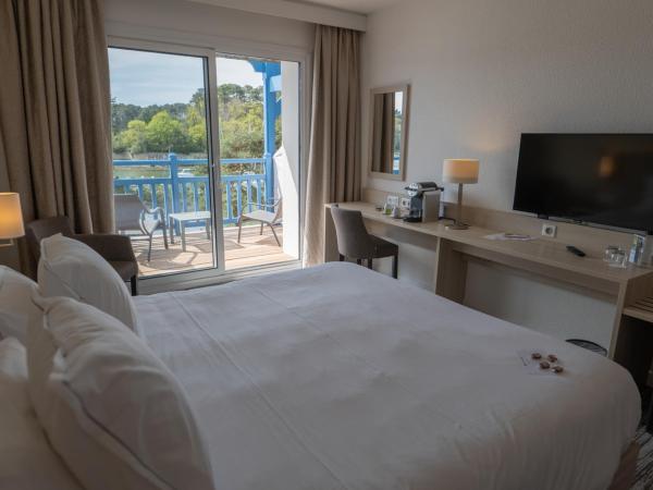 Best Western Plus Le Roof Vannes Bord de Mer : photo 10 de la chambre chambre lit king-size prestige - vue sur mer