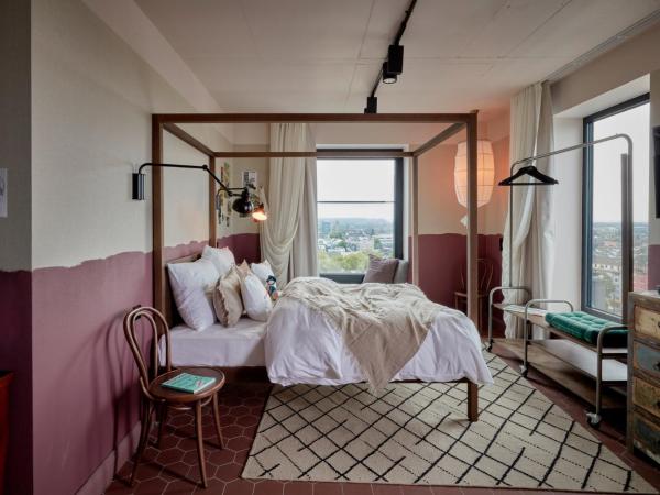 25hours Hotel Das Tour : photo 4 de la chambre grand hébergement sky