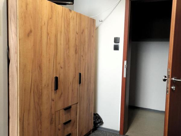 GO Hostel Rewolucji : photo 3 de la chambre chambre triple