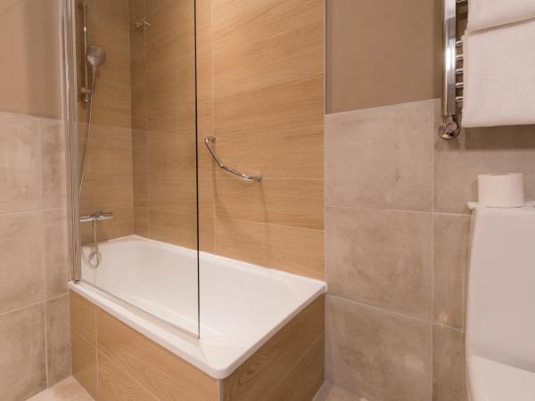 Hotel Avenida : photo 9 de la chambre chambre double ou lits jumeaux