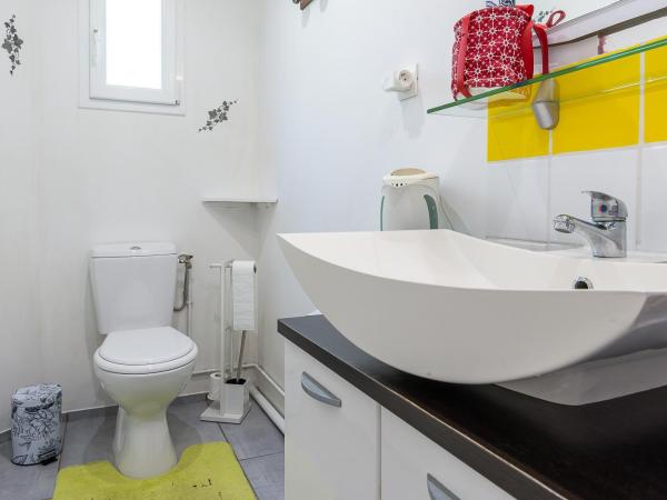 Chambre sous les mimosas 2kms plage : photo 10 de la chambre chambre double supérieure