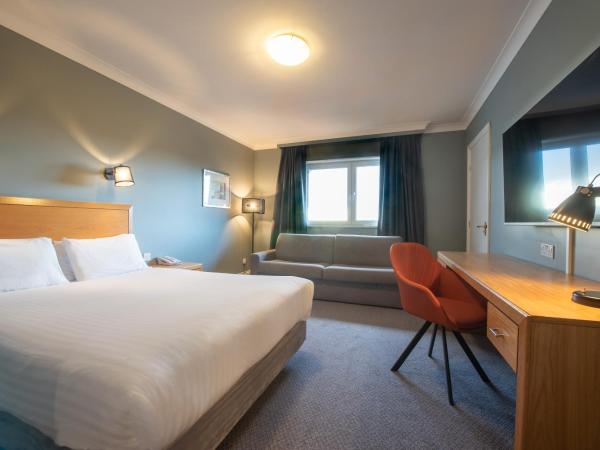 Holiday Inn Edinburgh Zoo, an IHG Hotel : photo 1 de la chambre standard double room with double bed and two single sofa beds