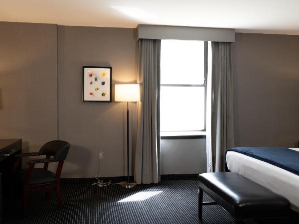 Roomza Inner Harbor at Lord Baltimore : photo 3 de la chambre chambre lit king-size