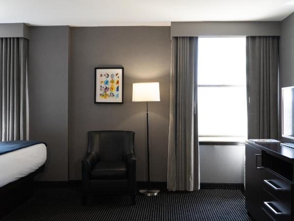 Roomza Inner Harbor at Lord Baltimore : photo 5 de la chambre chambre avec 2 grands lits queen-size
