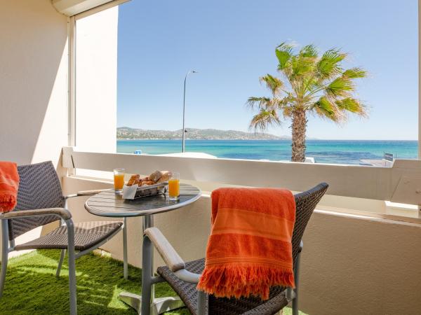 Hôtel La Plage : photo 3 de la chambre chambre double avec balcon - premier Étage - vue sur mer