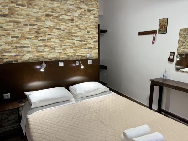 Eleni Rooms : photo 6 de la chambre chambre double