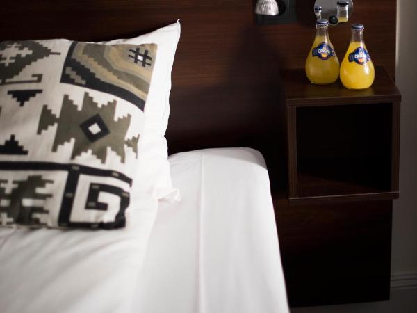 Castle House Inn : photo 1 de la chambre chambre simple avec salle de bains commune