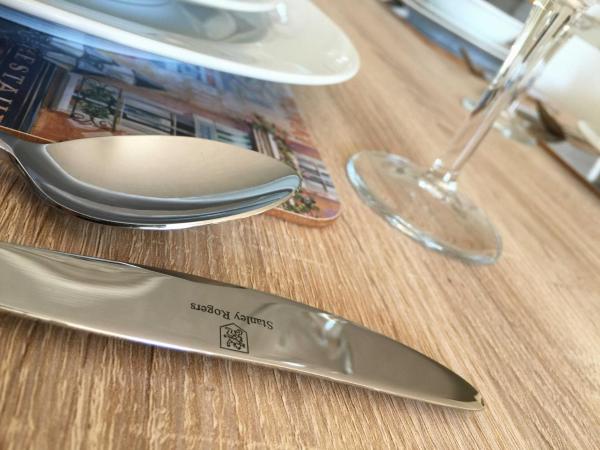 Rotorua Coachman Spa Motel : photo 8 de la chambre appartement confort 4 chambres avec bain à remous