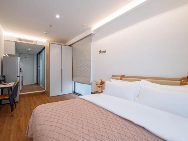 Ketangjian Hotel - Shanghai Railway Station Baoshan Road Subway Station : photo 2 de la chambre chambre double supérieure