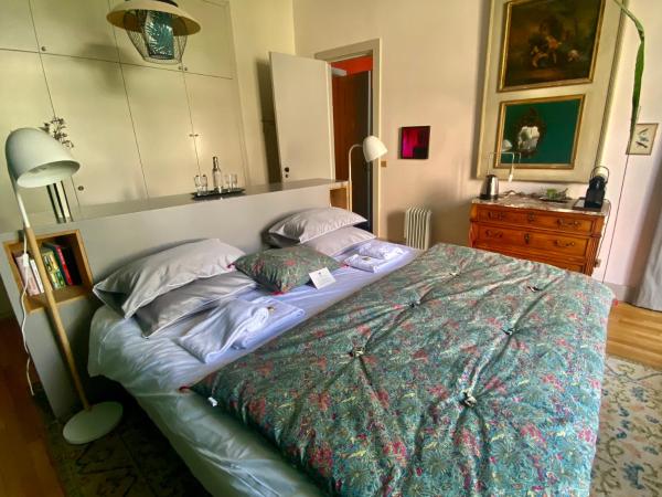 Villa du Square, Luxury Guest House : photo 2 de la chambre chambre double deluxe avec baignoire