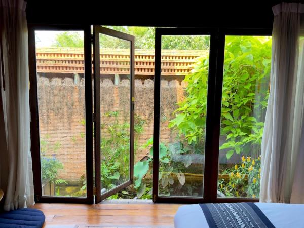 Athita The Hidden Court Chiang Saen Boutique Hotel SHA Plus CERTIFIED : photo 7 de la chambre suite avec terrasse 