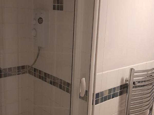 Beulah Serviced bedrooms : photo 1 de la chambre chambre double avec salle de bains commune