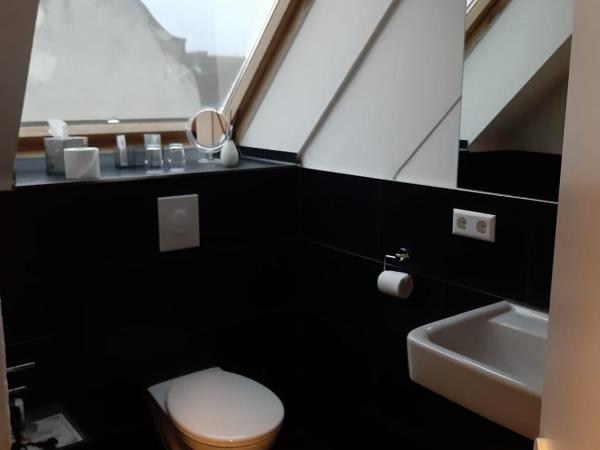 Ballhaus Berlin Hostel : photo 3 de la chambre chambre deluxe double ou lits jumeaux