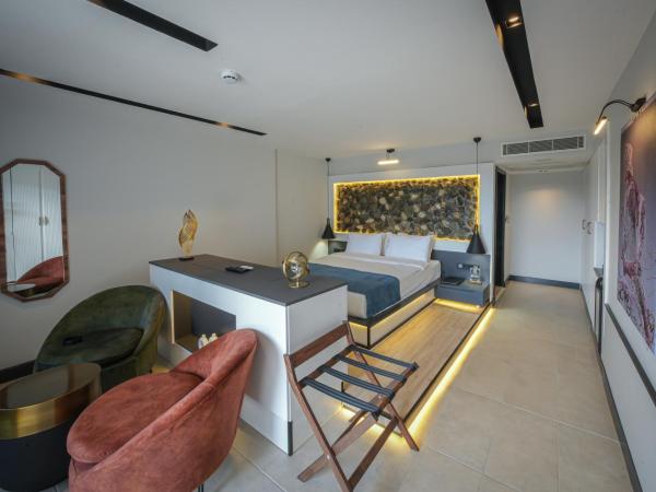 Ramitos Boutique Hotel : photo 7 de la chambre chambre triple - vue sur mer