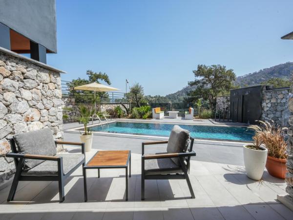 Ramitos Boutique Hotel : photo 7 de la chambre chambre triple - vue sur la piscine