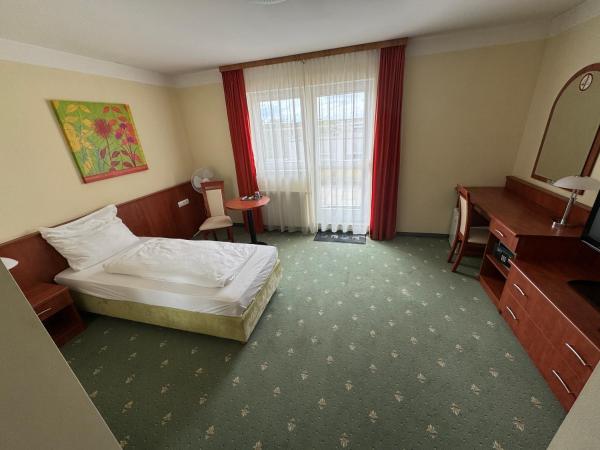 Hotel Breitenlee : photo 7 de la chambre grande chambre simple 