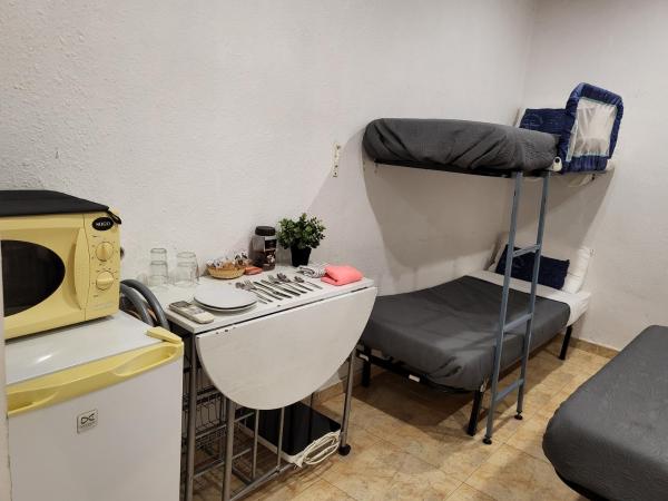 Barcelona Rooms 294 : photo 3 de la chambre chambre familiale avec salle de bains privative et balcon