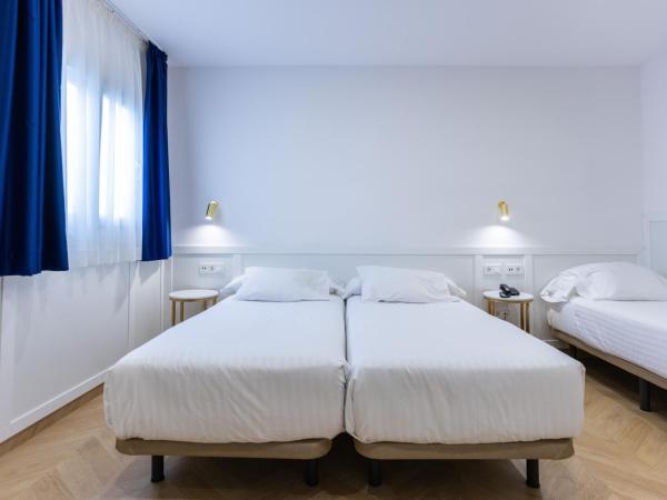 Venecia Plaza Centro : photo 2 de la chambre chambre triple Économique - vue sur patio intérieur