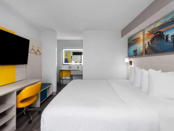 Days-Inn by Wyndham Baltimore Northwest : photo 1 de la chambre chambre lit king-size - non-fumeurs