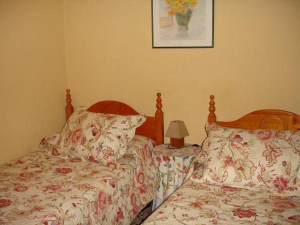Hostal Puerta Bonita Vista Alegre : photo 3 de la chambre chambre double ou lits jumeaux