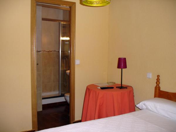 Hostal Puerta Bonita Vista Alegre : photo 5 de la chambre chambre double ou lits jumeaux