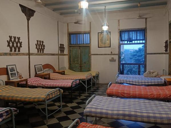 Hostel Vasantashram CST Mumbai : photo 4 de la chambre lit simple dans dortoir pour hommes