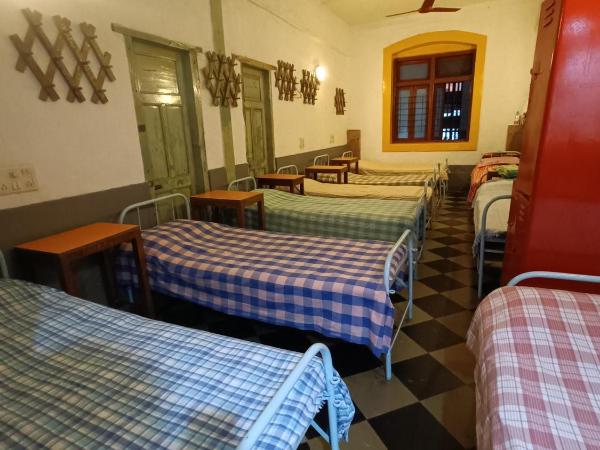 Hostel Vasantashram CST Mumbai : photo 6 de la chambre lit simple dans dortoir pour hommes