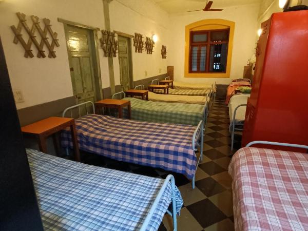 Hostel Vasantashram CST Mumbai : photo 8 de la chambre lit simple dans dortoir pour hommes