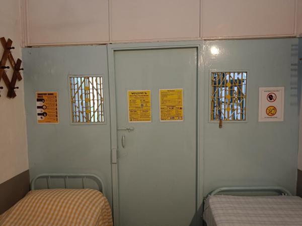 Hostel Vasantashram CST Mumbai : photo 4 de la chambre lit dans dortoir 6 lits