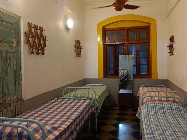 Hostel Vasantashram CST Mumbai : photo 4 de la chambre lit dans dortoir 6 lits