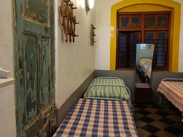 Hostel Vasantashram CST Mumbai : photo 3 de la chambre lit dans dortoir 6 lits