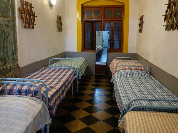 Hostel Vasantashram CST Mumbai : photo 7 de la chambre lit dans dortoir 6 lits
