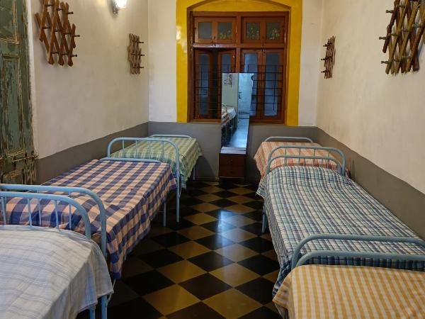 Hostel Vasantashram CST Mumbai : photo 6 de la chambre lit dans dortoir 6 lits
