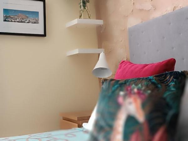 Pensión Alicante San Nicolás : photo 2 de la chambre chambre double avec salle de bains privative