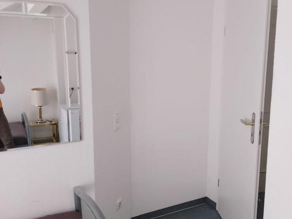 Pension für Monteure in Dresden, Zimmer mit eigenem Bad und großer Gemeinschaftsküche : photo 6 de la chambre chambre triple deluxe