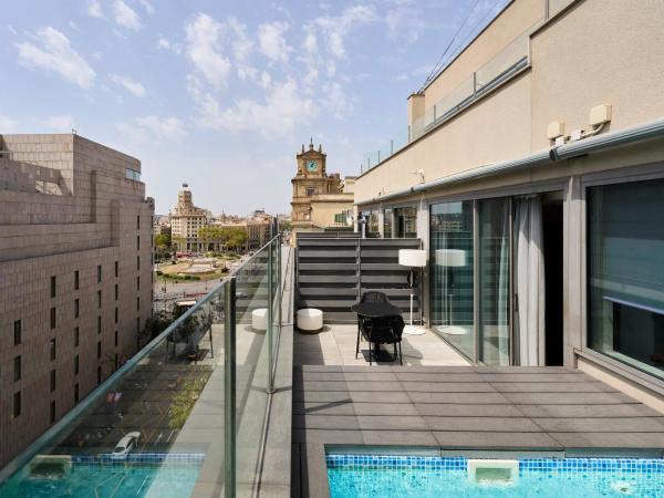 Catalonia Square 4* Sup : photo 2 de la chambre chambre supérieure avec lits jumeaux et piscine privée