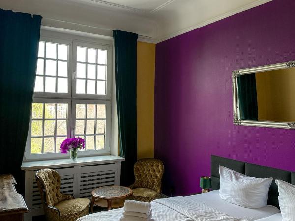 Pension Am Park : photo 1 de la chambre chambre double avec salle de bains privative