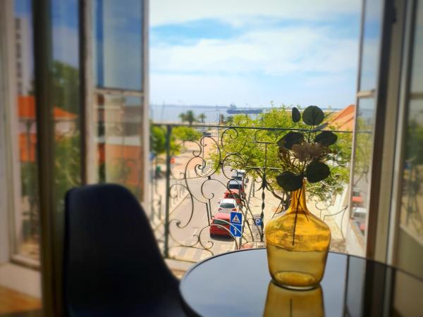 Alojamentos Vista Mar-Luisa Todi : photo 10 de la chambre chambre double avec salle de bains privative extérieure