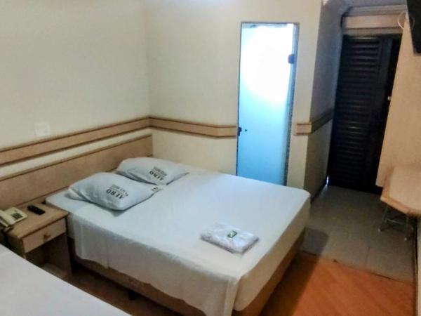 Aero Plaza Hotel : photo 9 de la chambre standard triple room with fan(1 double bed +1 twin bed)