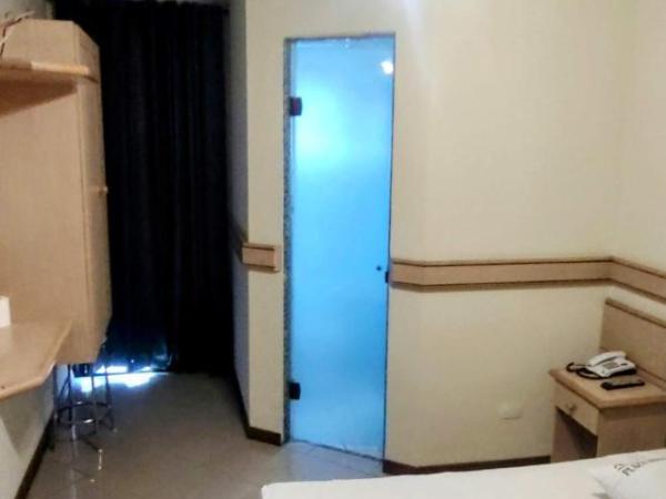 Aero Plaza Hotel : photo 10 de la chambre  double room with fan(1 double bed)