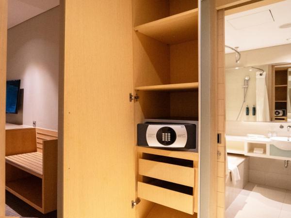 DoubleTree by Hilton Jakarta Kemayoran : photo 1 de la chambre chambre lit king-size deluxe