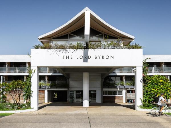 The Lord Byron : photo 2 de la chambre chambre lit king-size - vue sur jardin