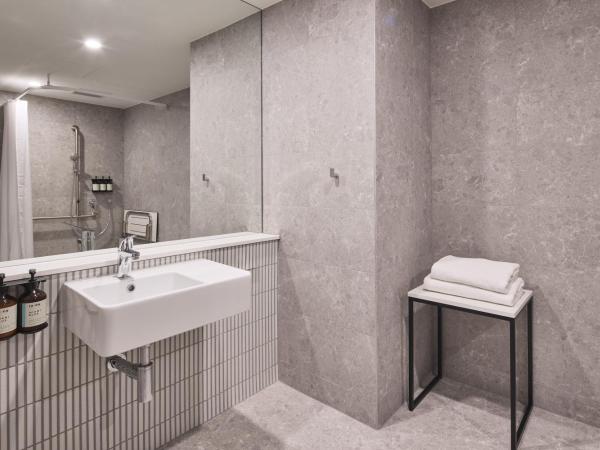 Hotel Alba Adelaide : photo 3 de la chambre chambre lit queen-size - accessible aux personnes à mobilité réduite